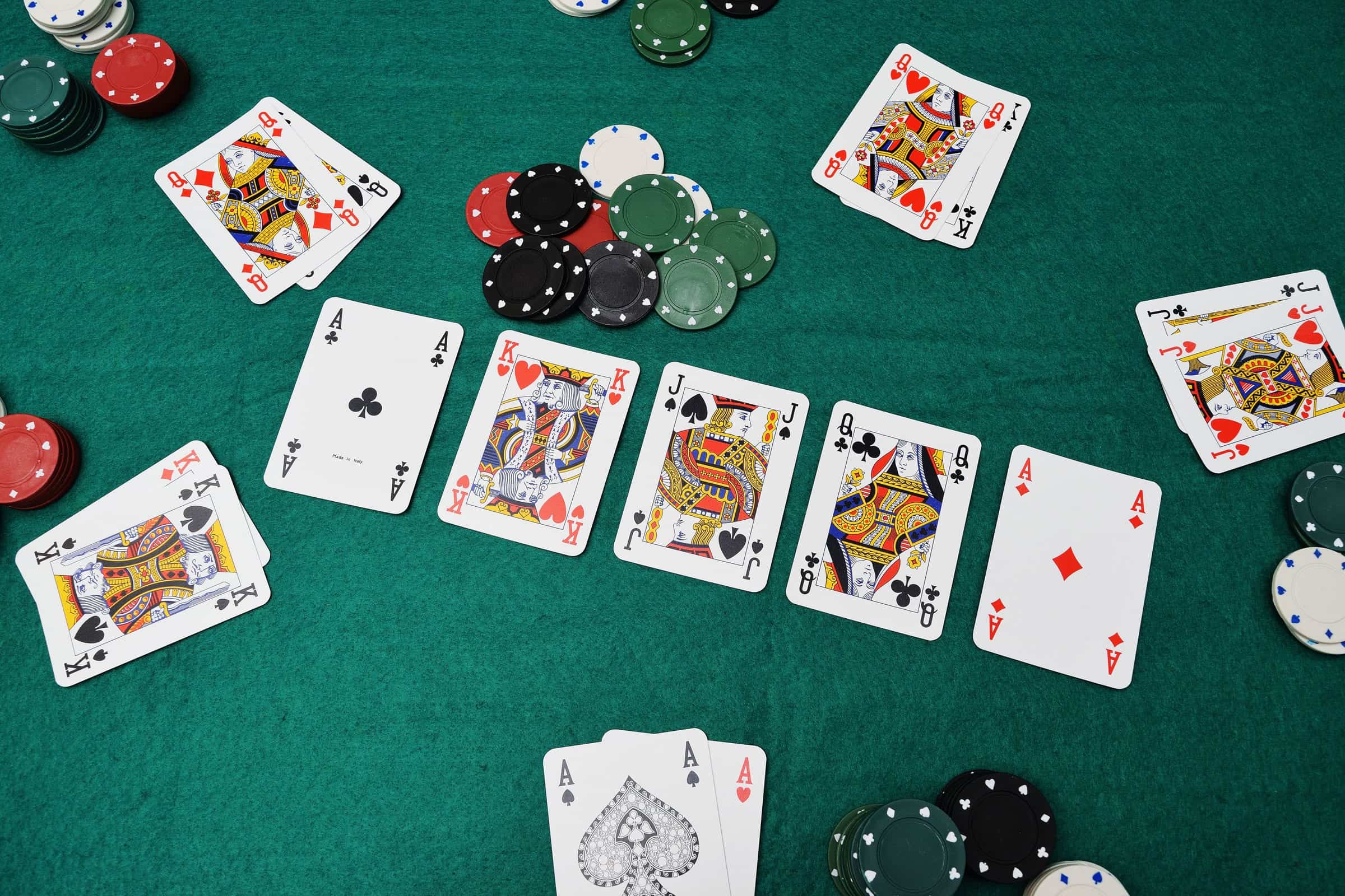 Cách chơi Poker phù hợp với tân binh để đánh bại được đối thủ