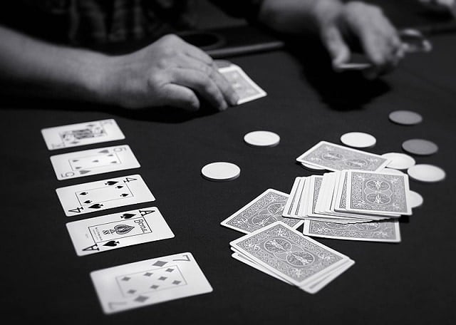 Bí kíp biến bạn trở thành cao thủ đánh bài Poker nhanh chóng