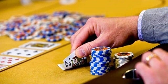 Bạn sẽ đánh bại nhiều đối thủ hơn khi chơi Poker nhờ vào kỹ năng sau